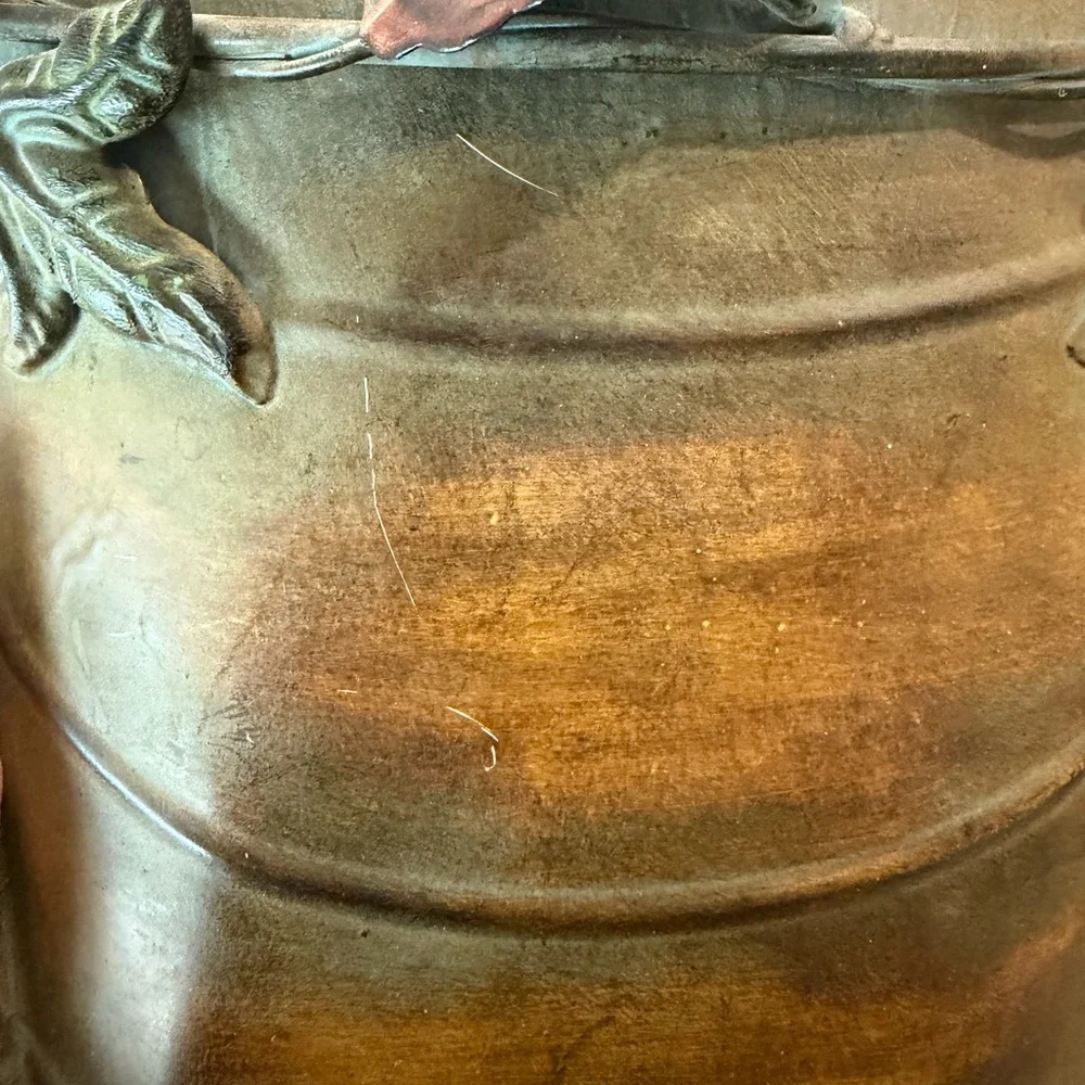 Decorative Wall Planter with Leaf Design